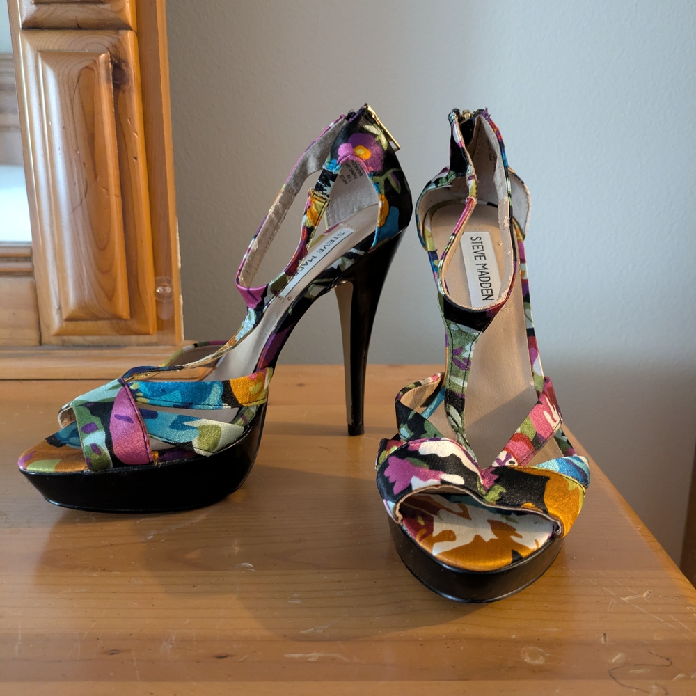 Y2K Steve Madden Colorful Floral Patterned Heels
